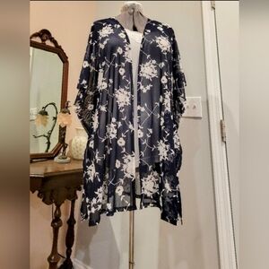 NWT 1X Blue Embossed Sheer Stretchy Kimono